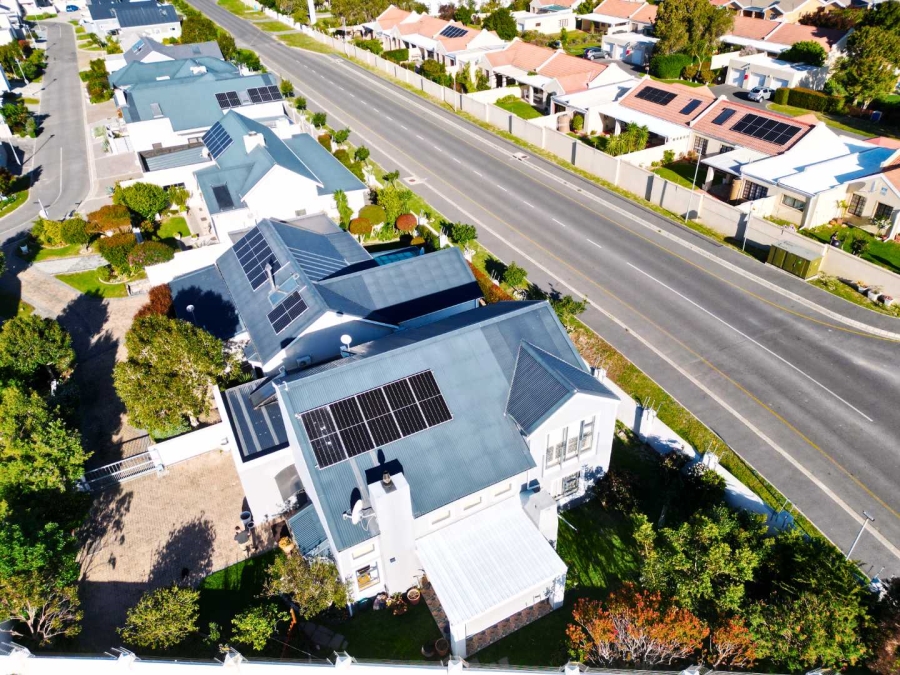 3 Bedroom Property for Sale in Sandbaai Western Cape